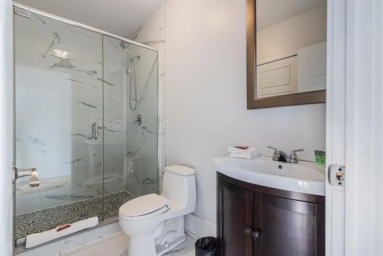 Apartment Welcoming And Homey Unit Near Mount Royal By Denstays Montreal Canada